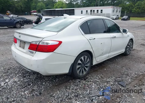 2015 Honda Accord Hybrid Touring z USA, uszkodzony, nr VIN 1HGCR6F7XFA010579
